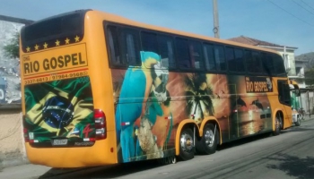 Onibus de Famosos