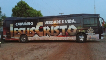 Onibus de Famosos