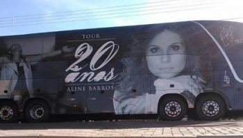 Onibus de Famosos